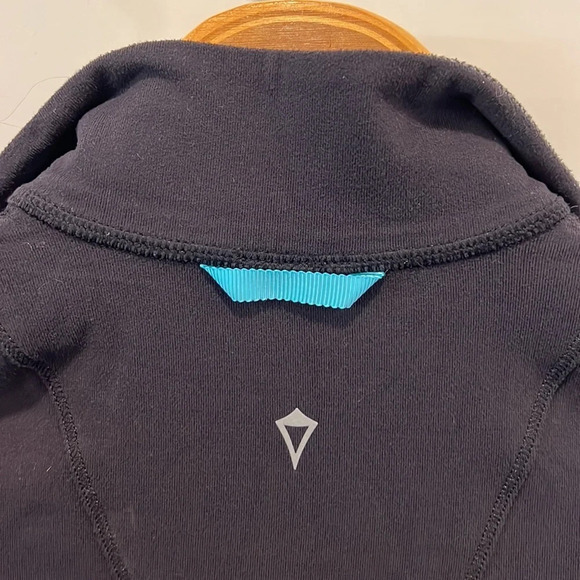 Lululemon  Ivivva 1/4 zip long sleeve shirt size 7 - Picture 8 of 11